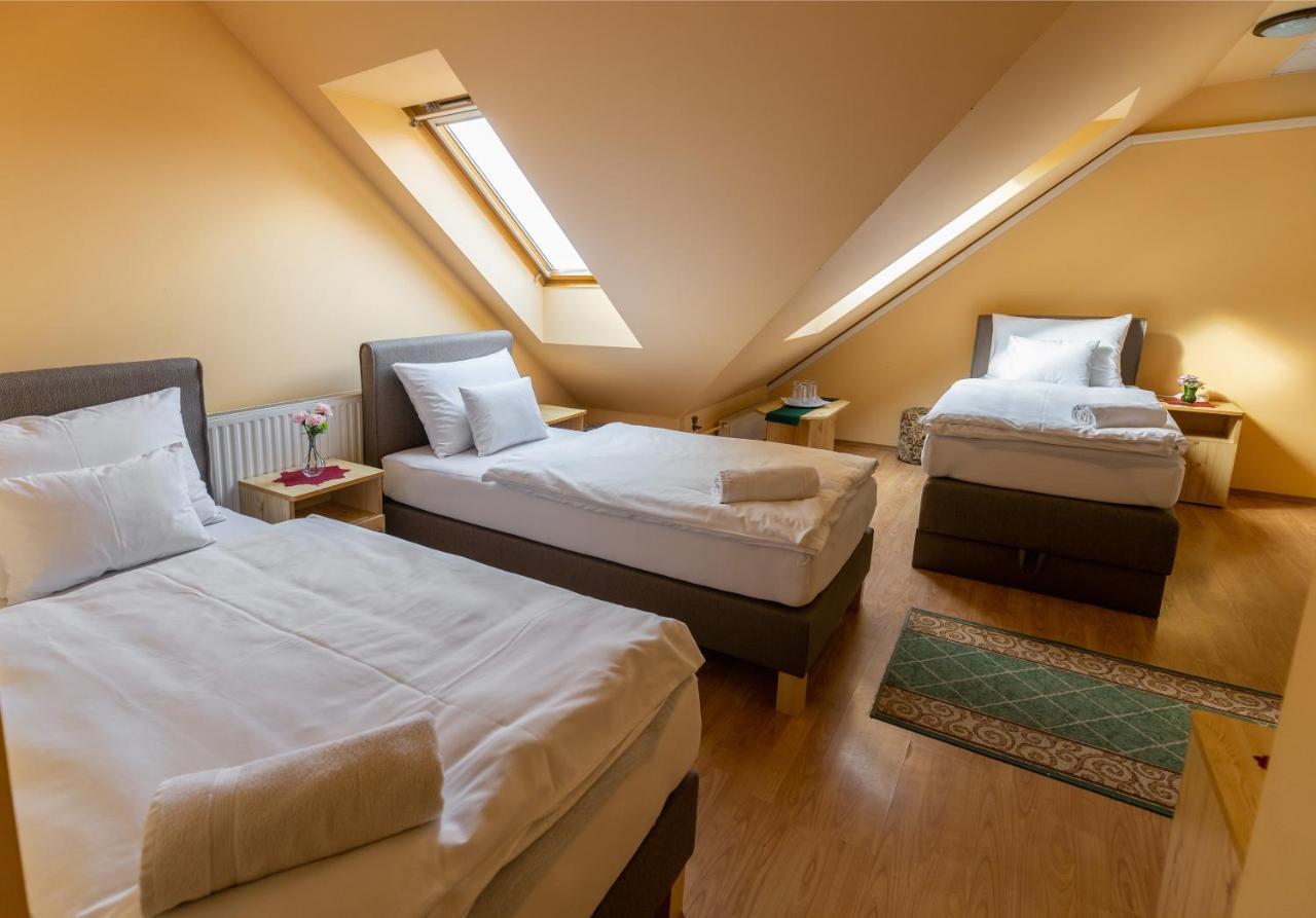 Hotel Betli Panzio Zalaegerszeg Esterno foto