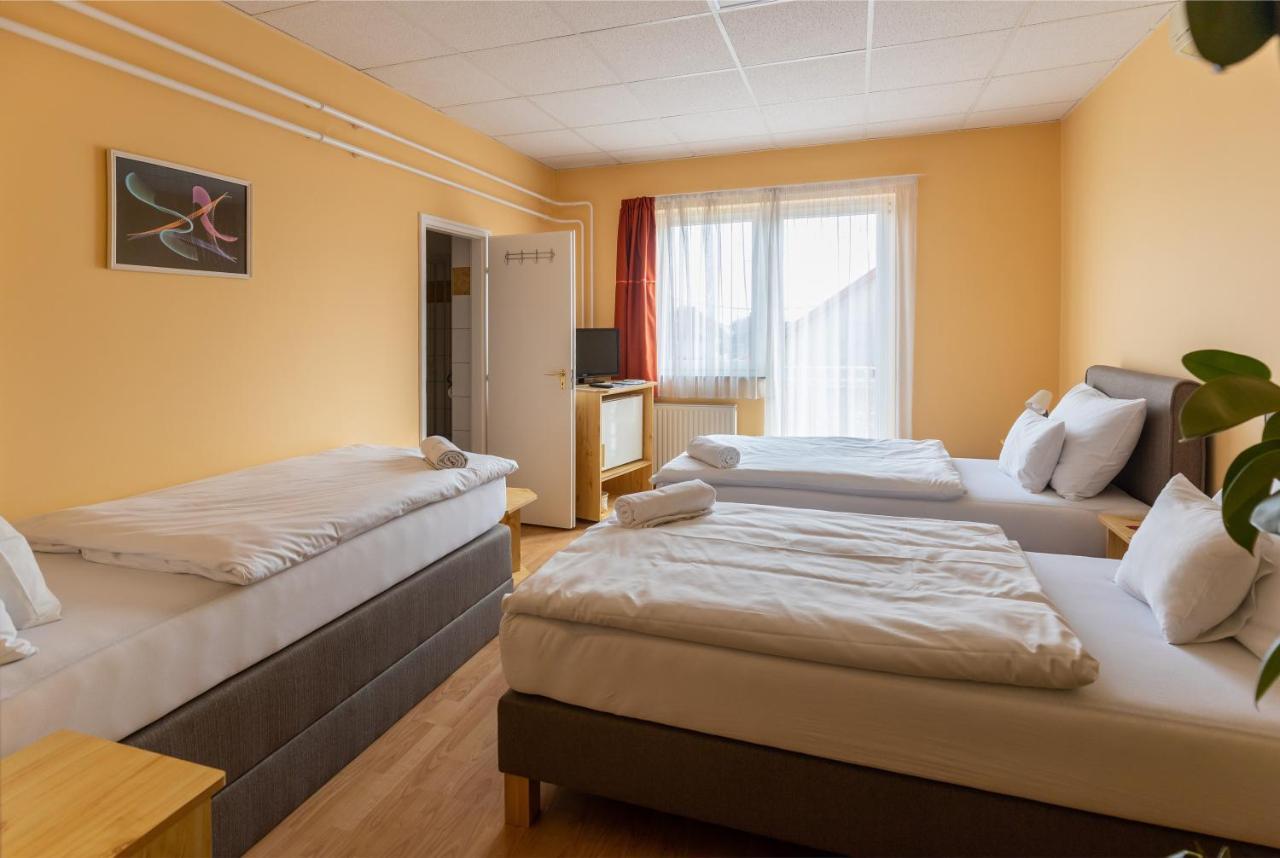 Hotel Betli Panzio Zalaegerszeg Esterno foto
