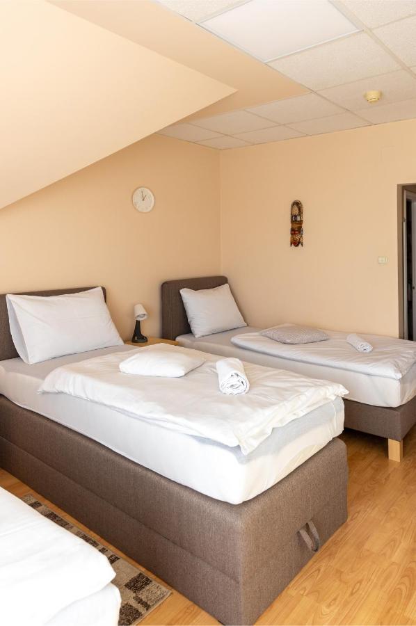Hotel Betli Panzio Zalaegerszeg Esterno foto